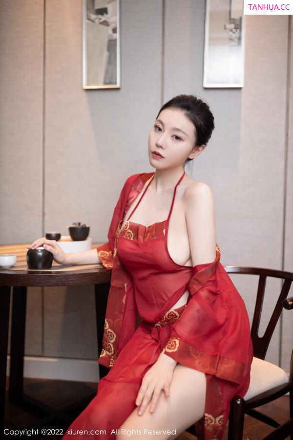 安然Maleah  [XiuRen]高清写真图 2022.12.13 No.5992 安然anran 布兜美腿第6张图片